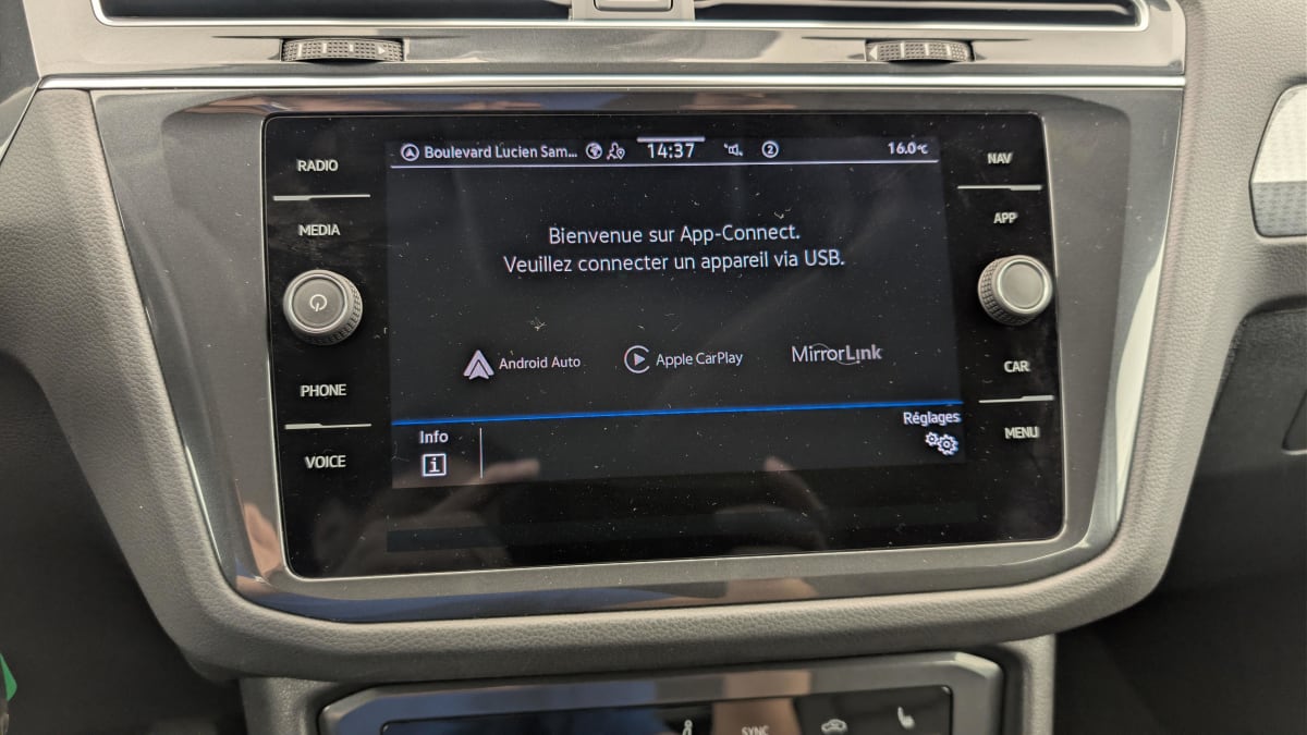 Volkswagen Tiguan - Image 17