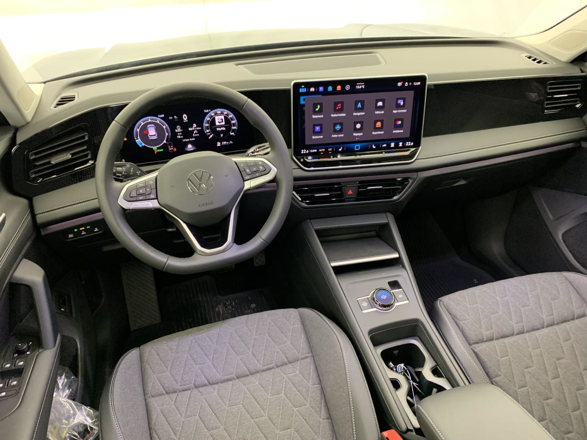 Volkswagen Tiguan - Image 15