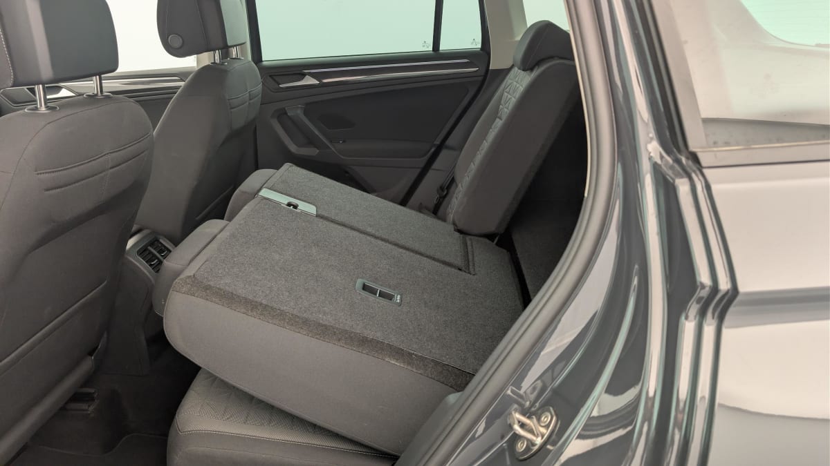 Volkswagen Tiguan - Image 12
