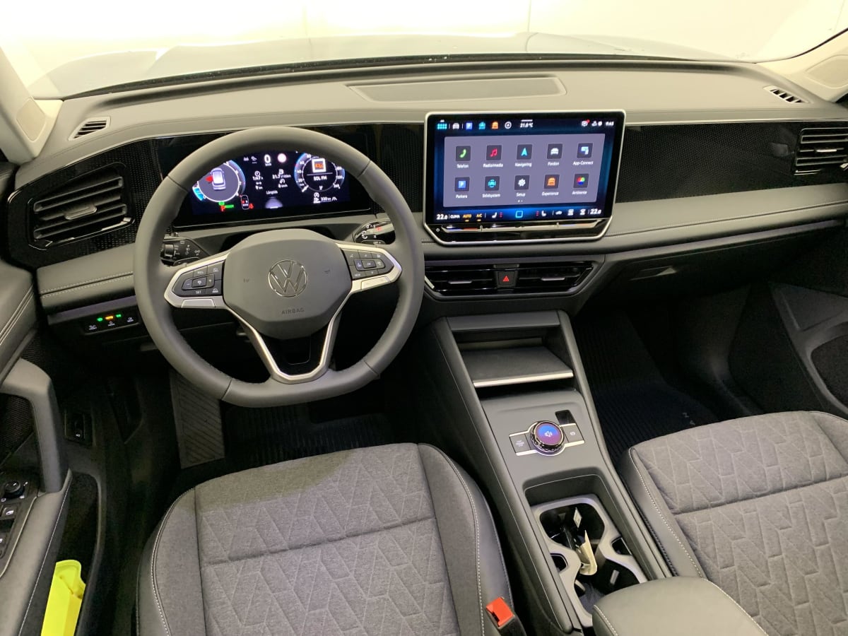 Volkswagen Tiguan - Image 15