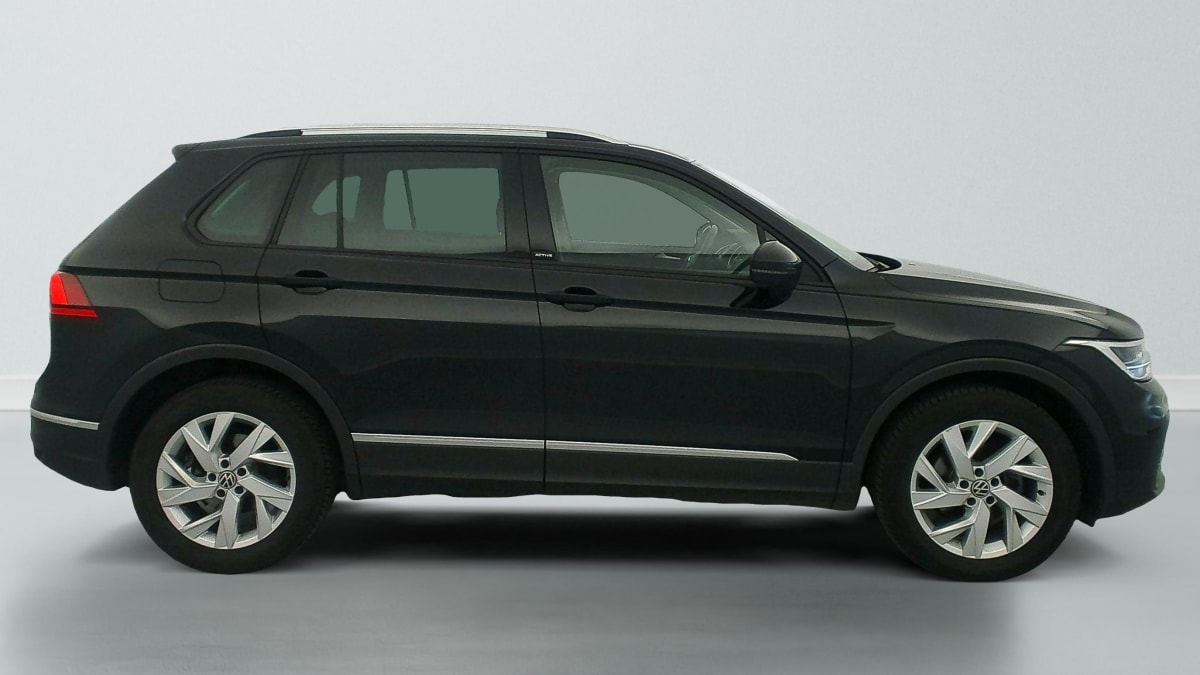 Volkswagen Tiguan - Image 8