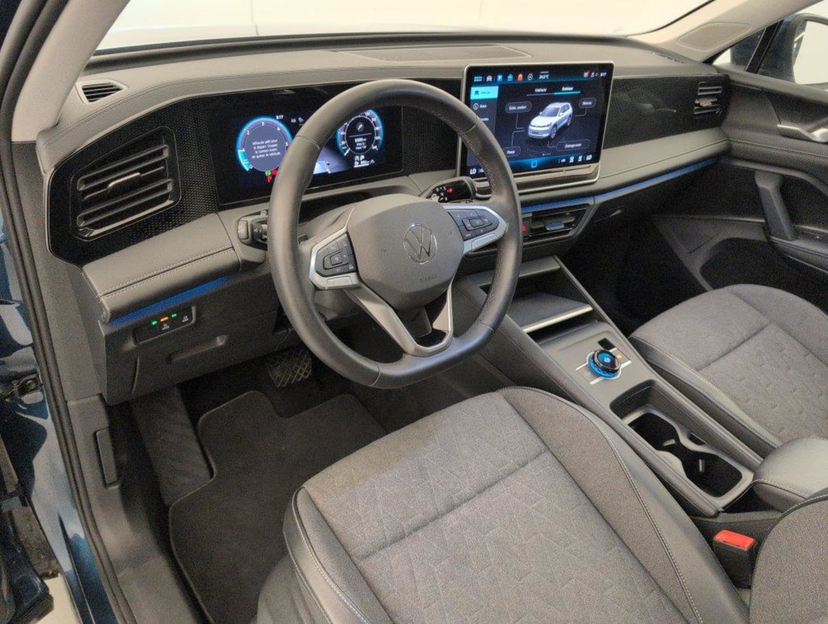 Volkswagen Tiguan - Image 15