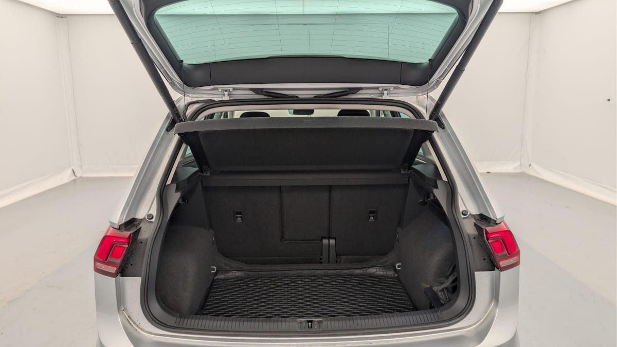 Volkswagen Tiguan - Image 11