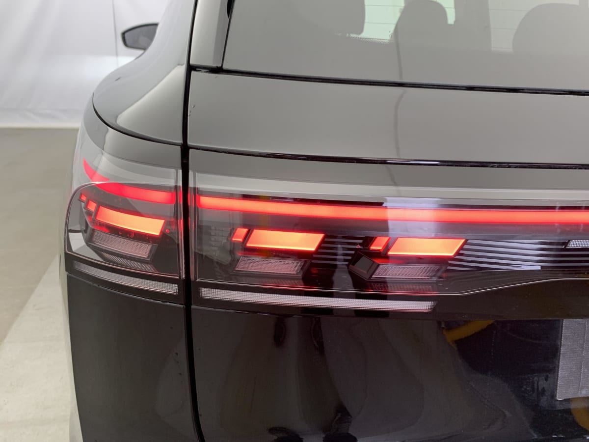 Volkswagen Tiguan - Image 11