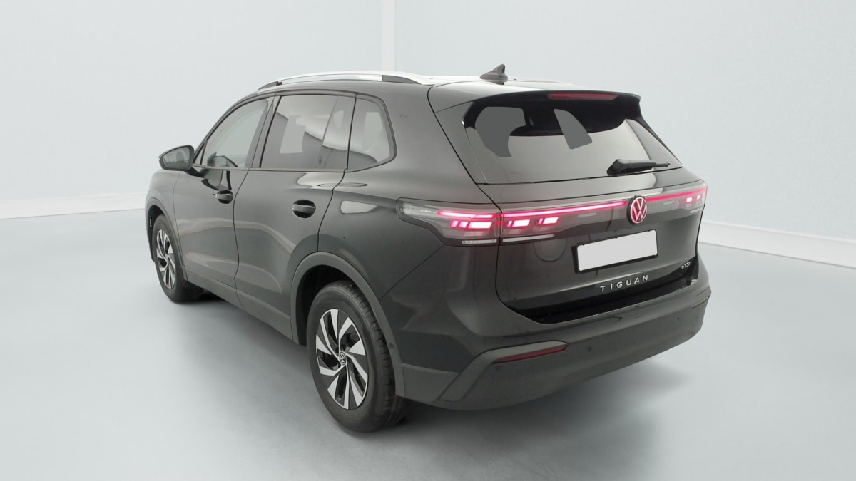 Volkswagen Tiguan - Image 5