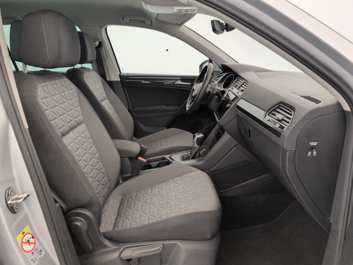 Volkswagen Tiguan - Image 9