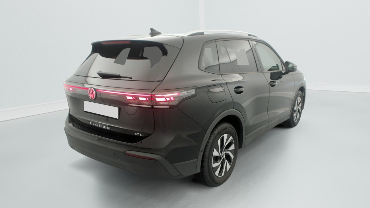 Volkswagen Tiguan - Image 57
