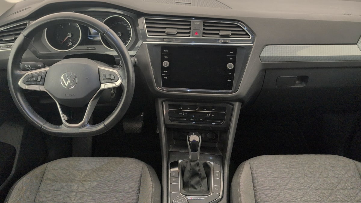 Volkswagen Tiguan - Image 13