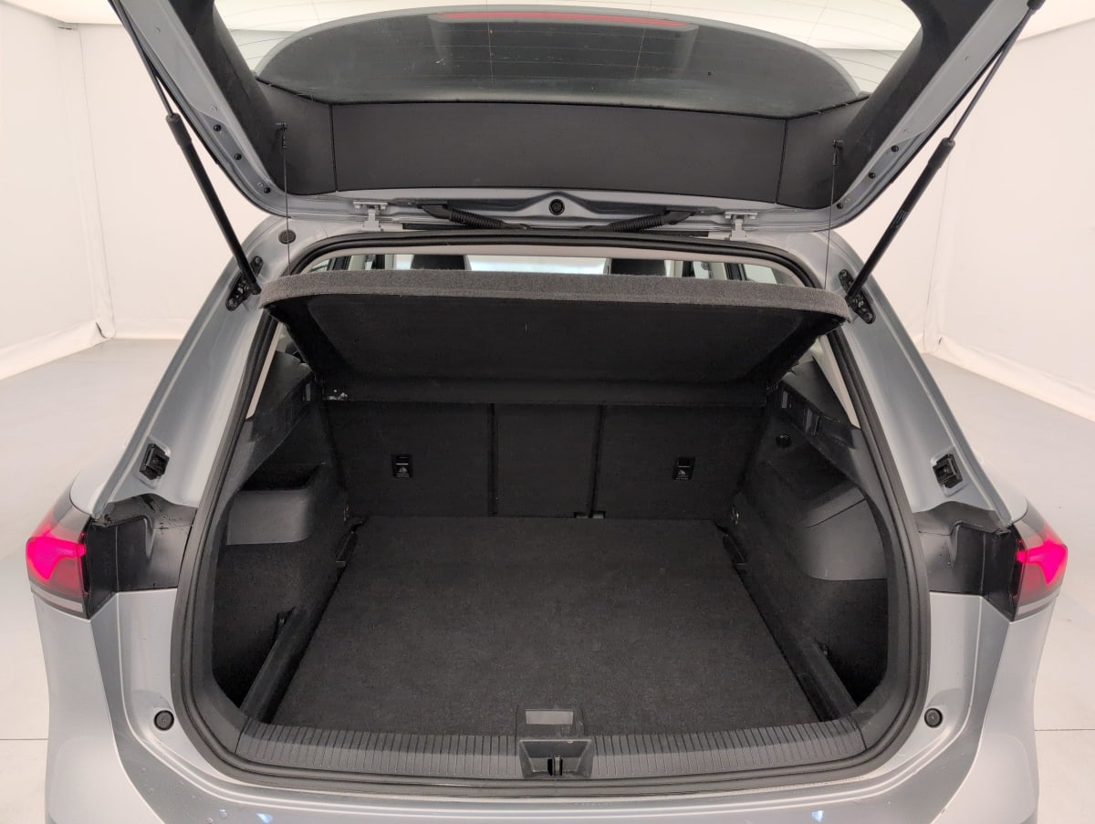 Volkswagen Tiguan - Image 11