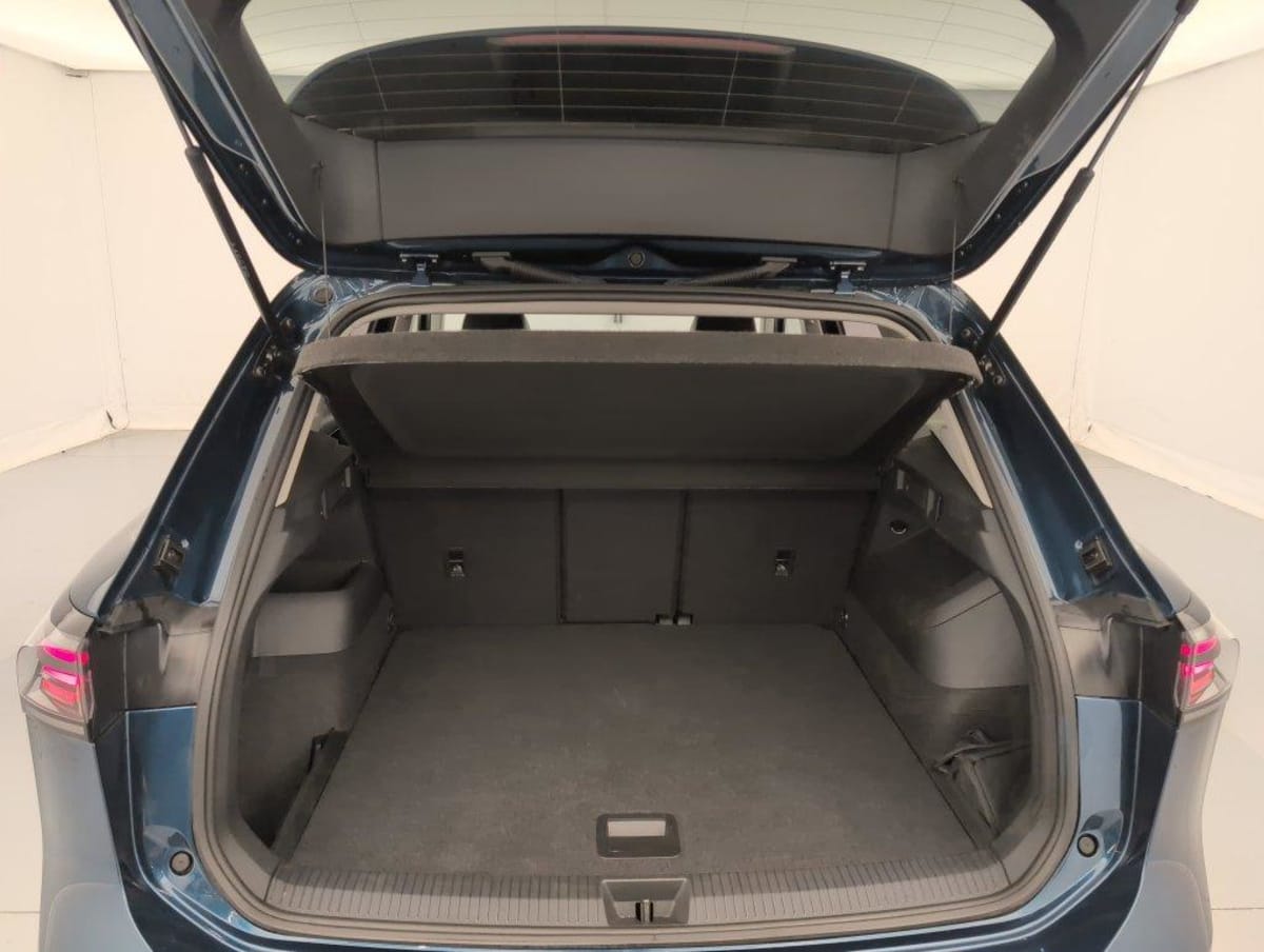 Volkswagen Tiguan - Image 11