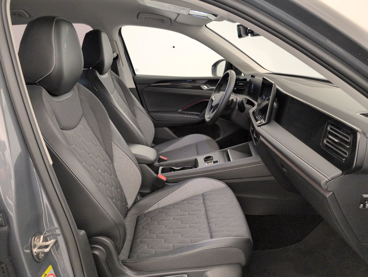 Volkswagen Tiguan - Image 9