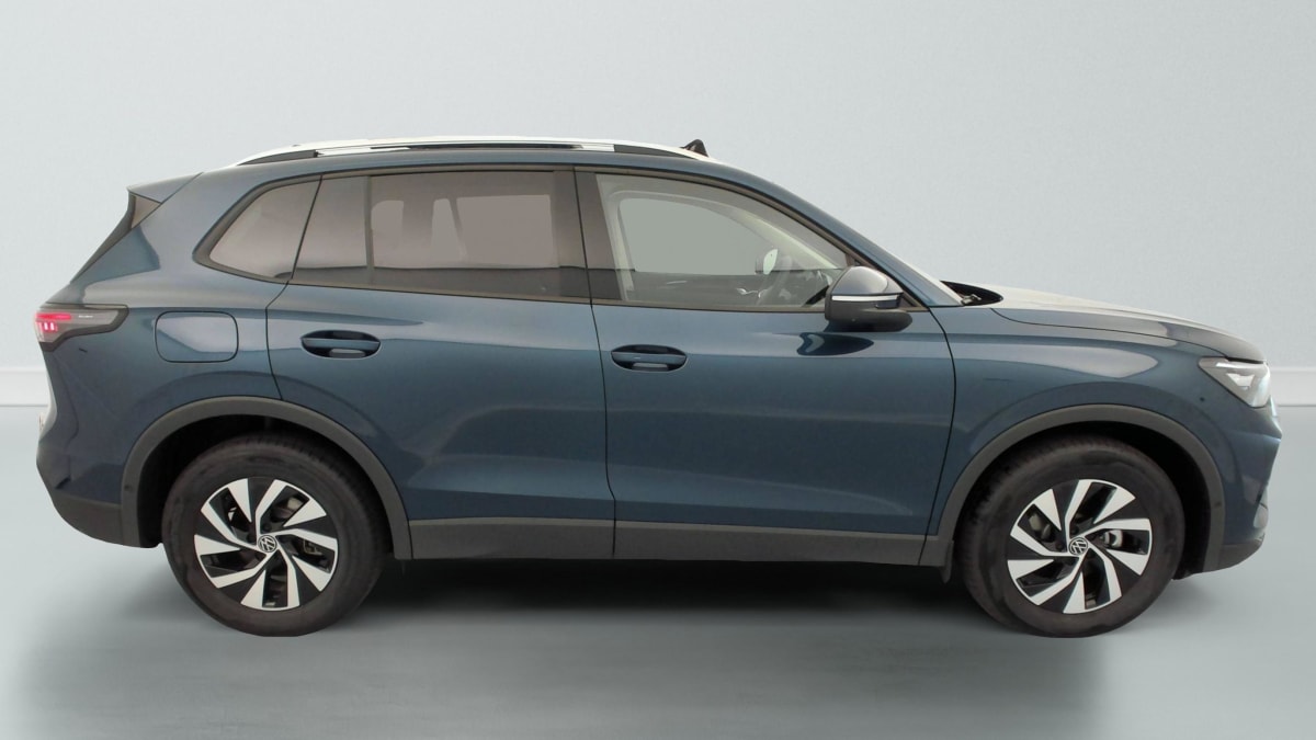 Volkswagen Tiguan - Image 36