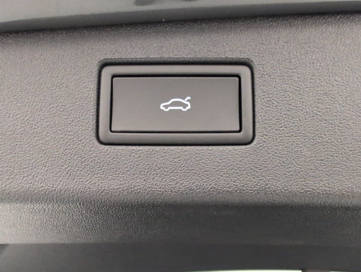 Volkswagen Tiguan - Image 32