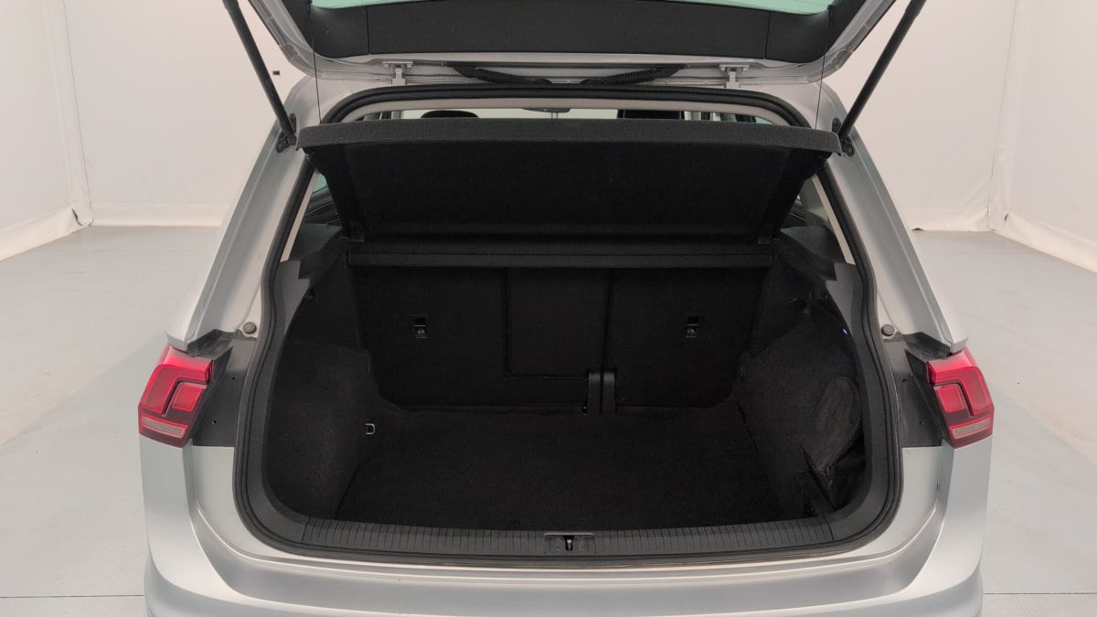 Volkswagen Tiguan - Image 11