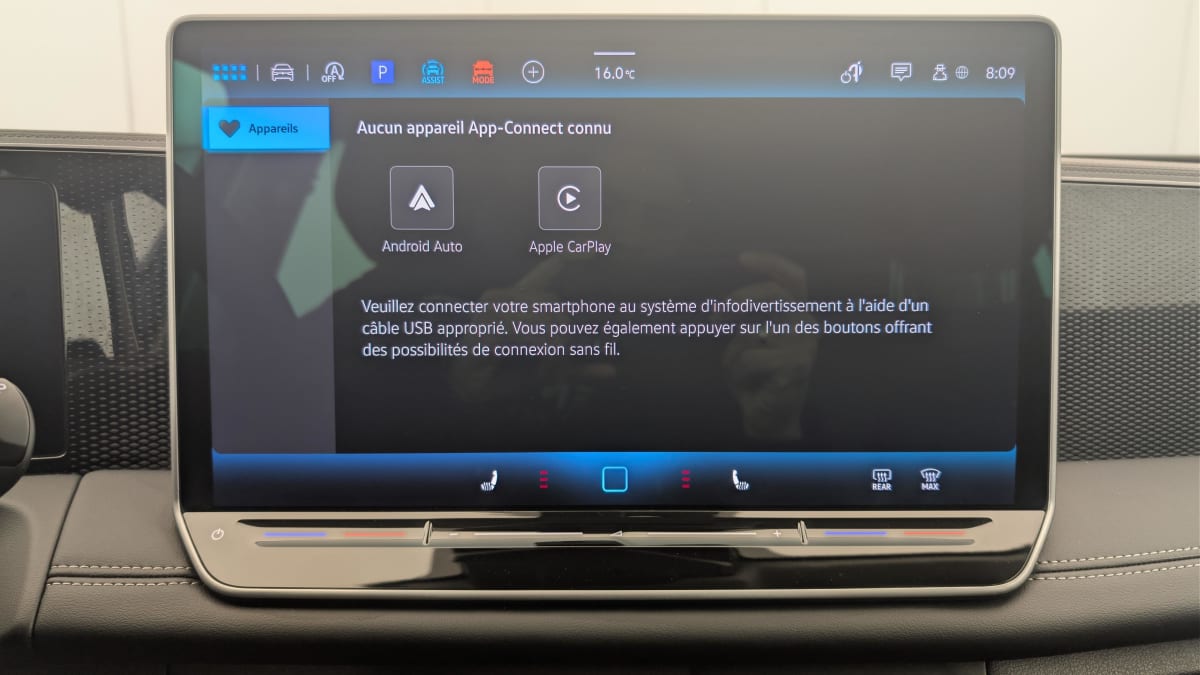 Volkswagen Tiguan - Image 18