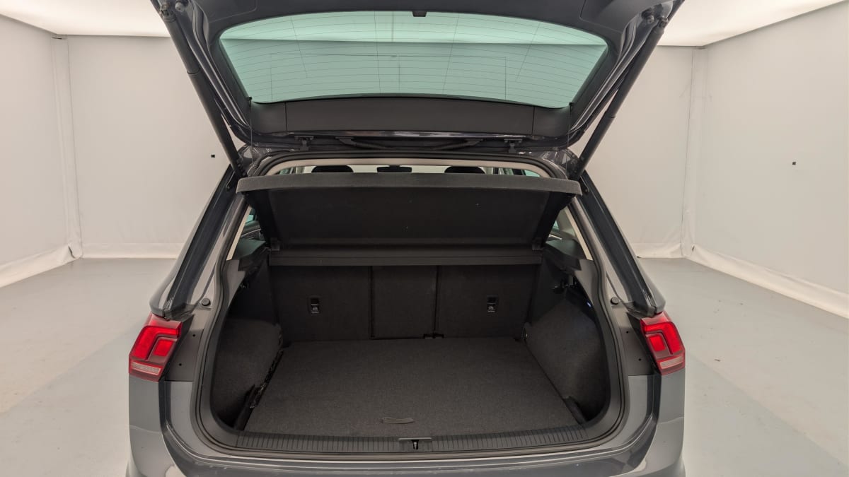Volkswagen Tiguan - Image 11