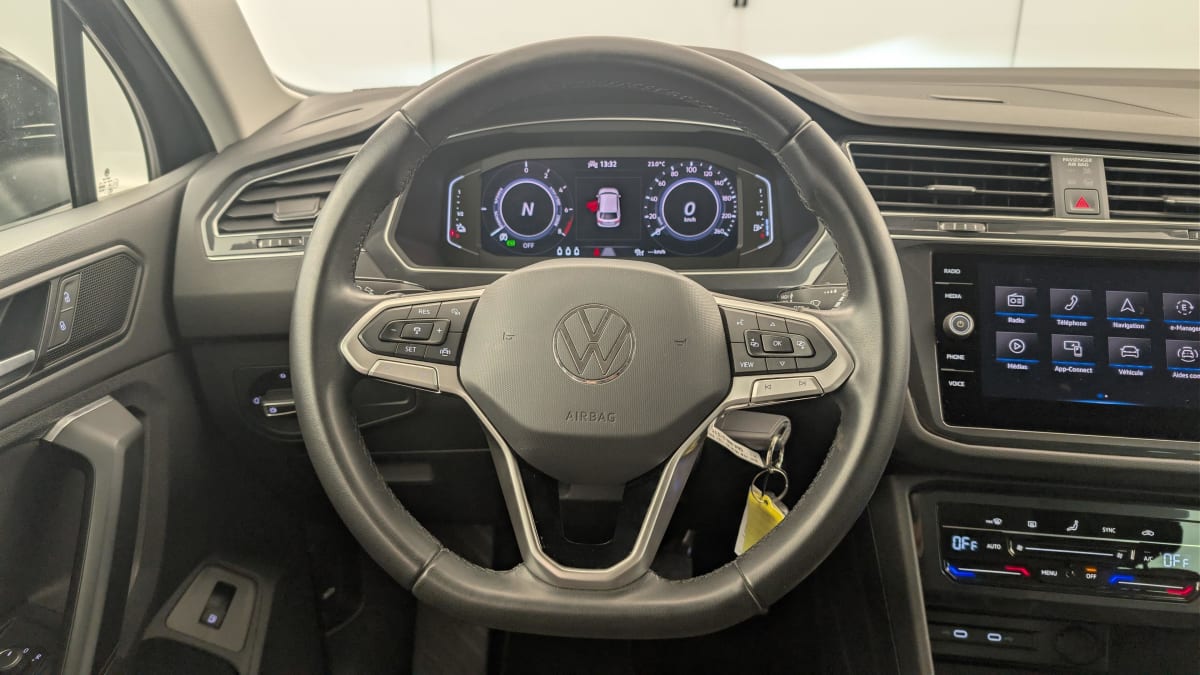 Volkswagen Tiguan - Image 14