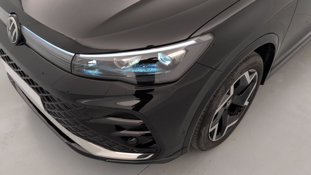 Volkswagen Tiguan - Image 21
