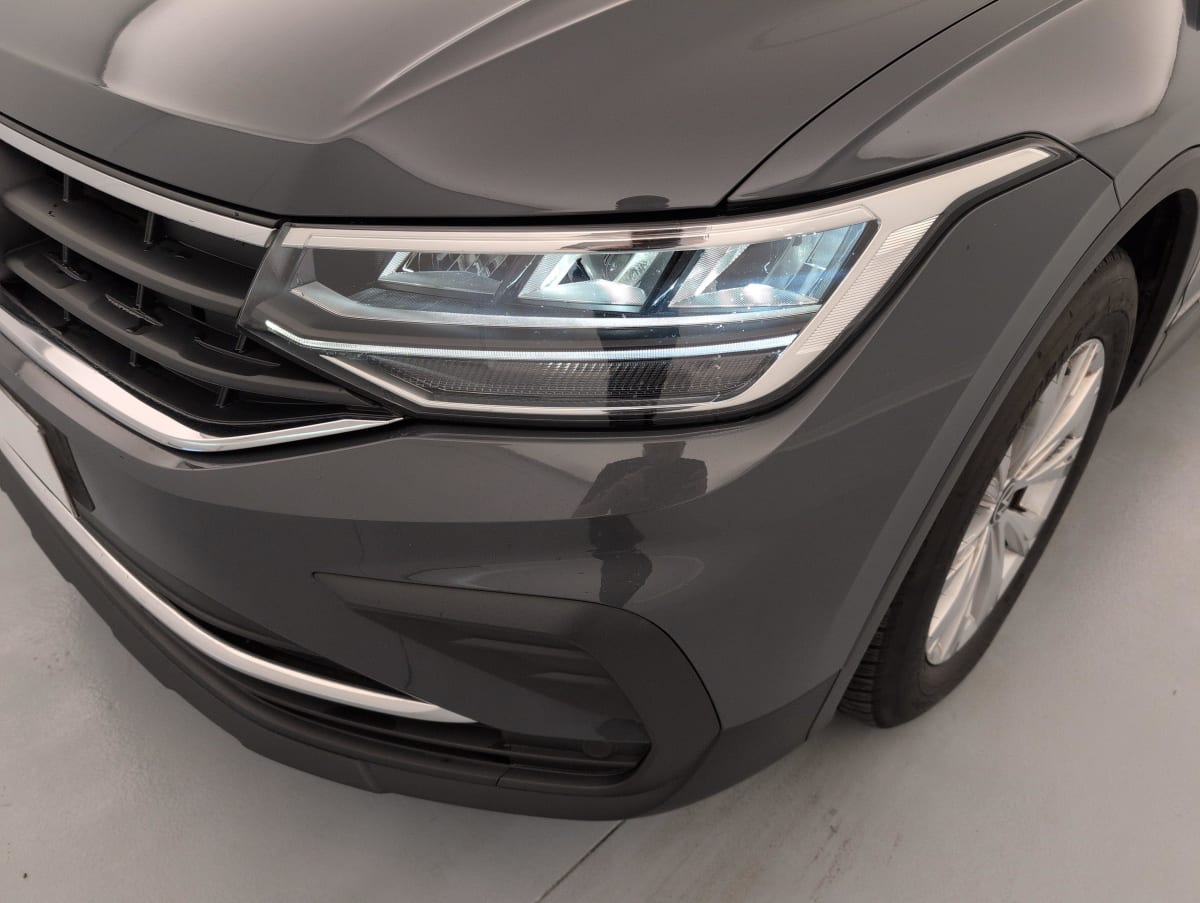 Volkswagen Tiguan - Image 20