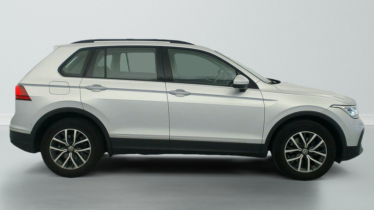 Volkswagen Tiguan - Image 8