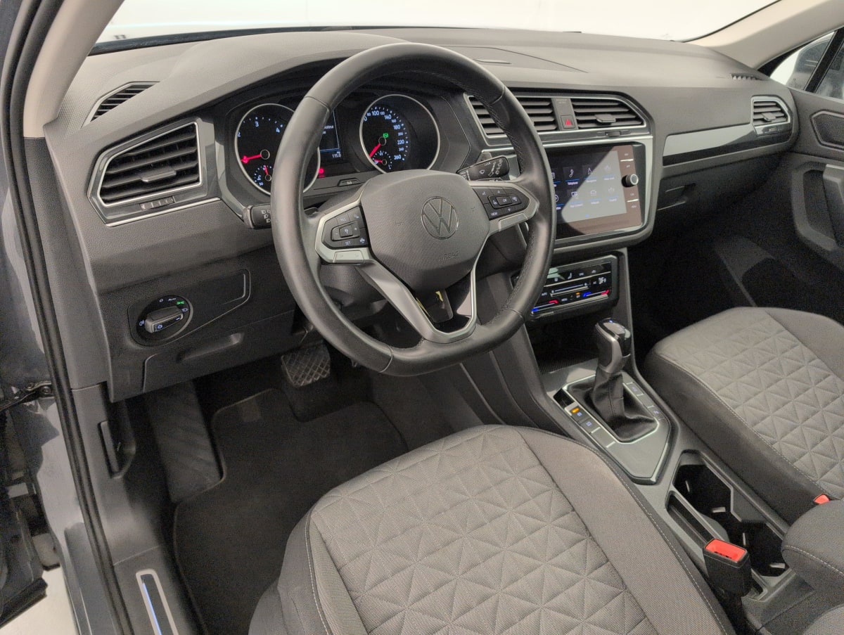 Volkswagen Tiguan - Image 15