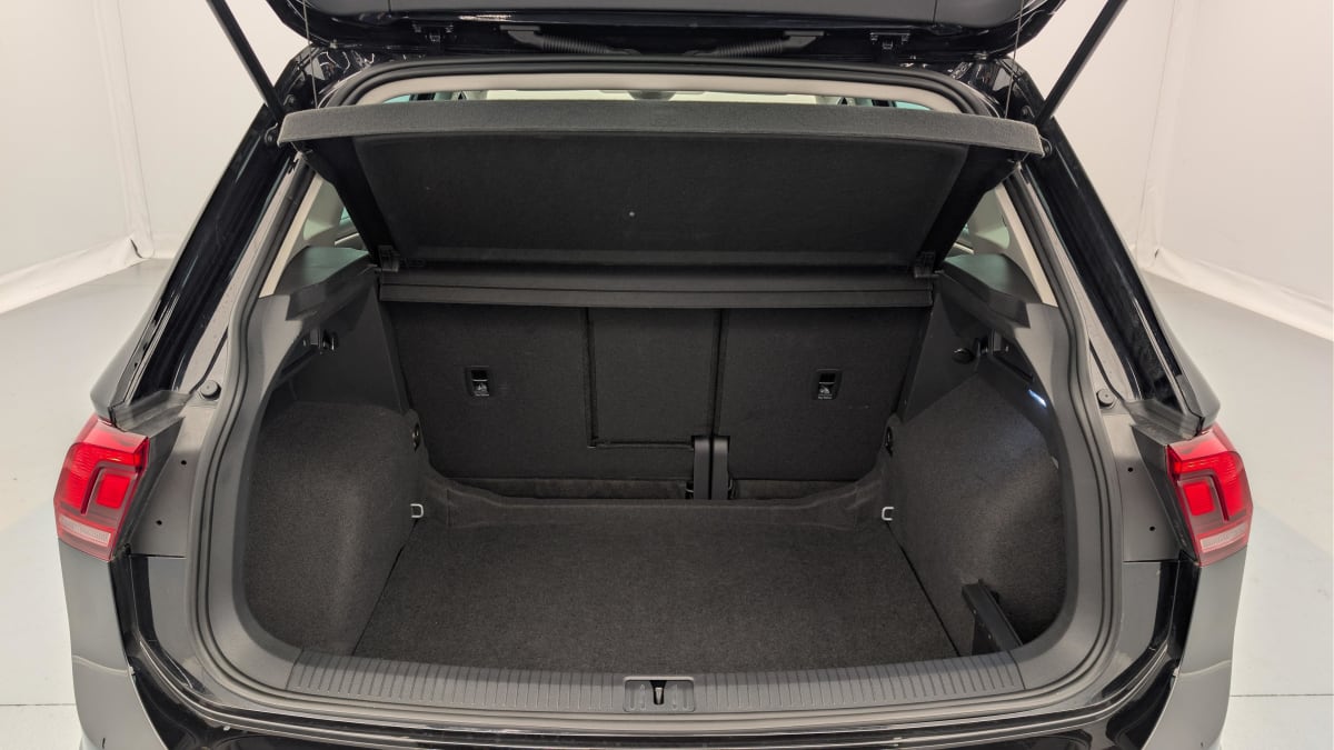 Volkswagen Tiguan - Image 11