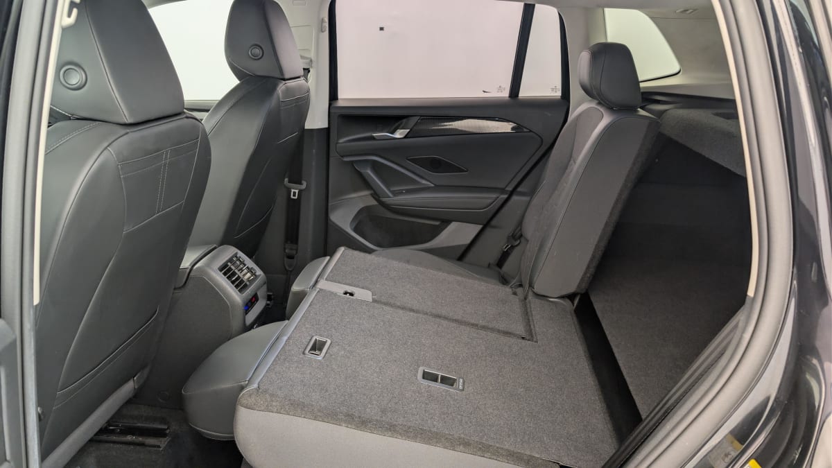 Volkswagen Tiguan - Image 12