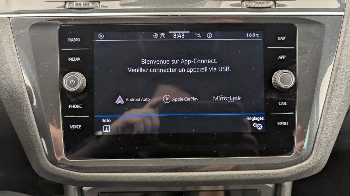 Volkswagen Tiguan - Image 18