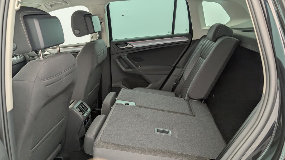 Volkswagen Tiguan - Image 12