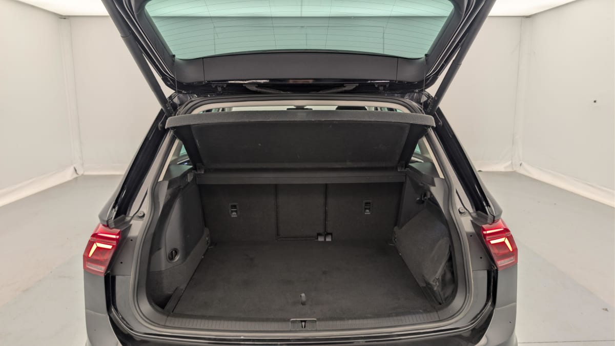 Volkswagen Tiguan - Image 11