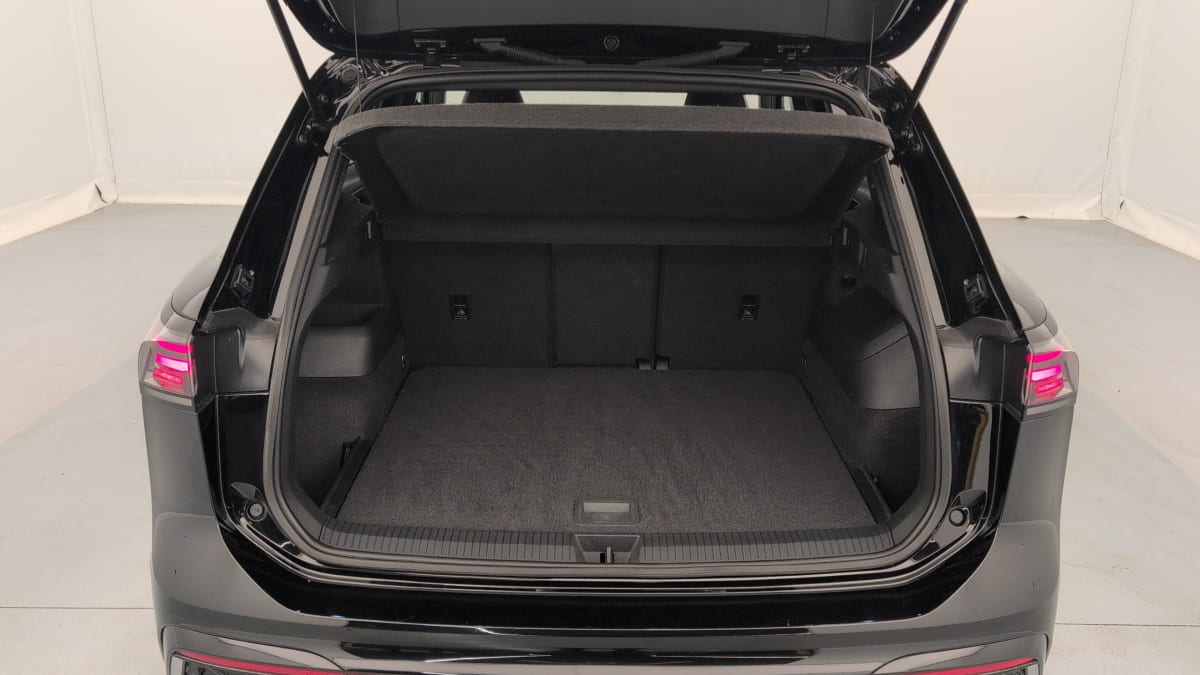 Volkswagen Tiguan - Image 11