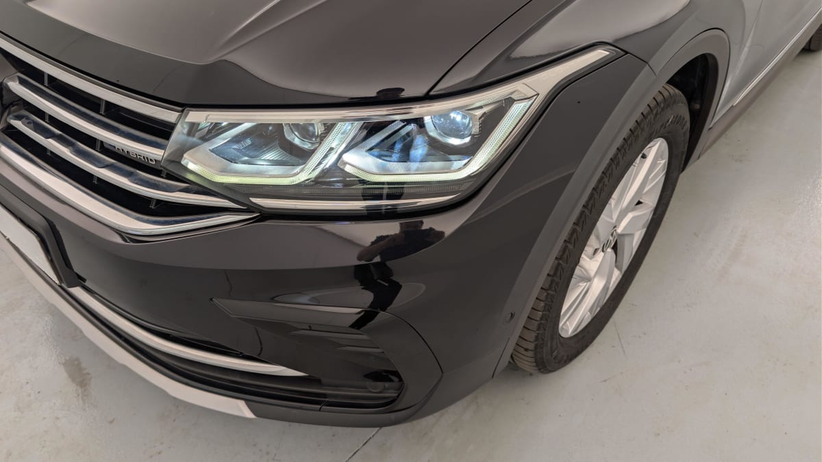 Volkswagen Tiguan - Image 24