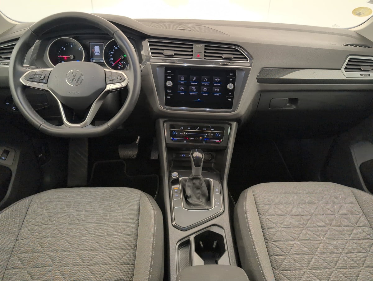 Volkswagen Tiguan - Image 13