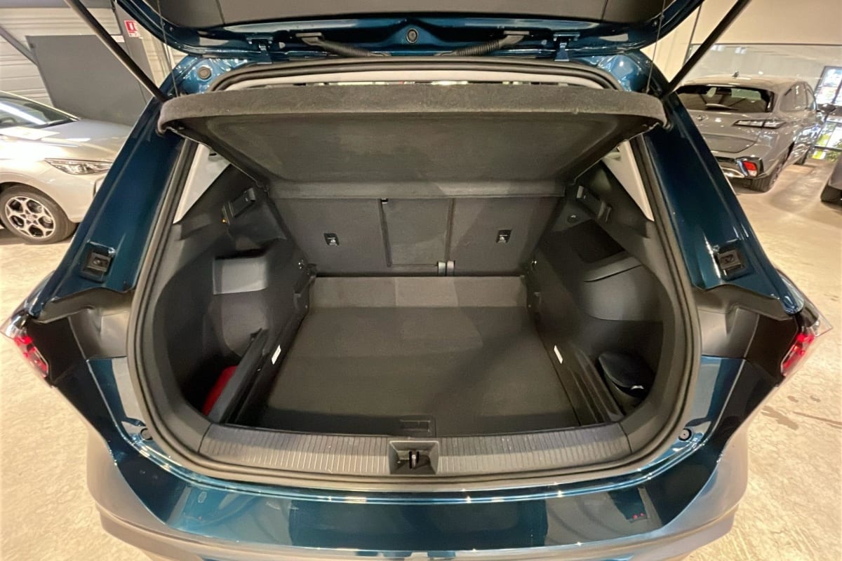 Volkswagen Tiguan - Image 13