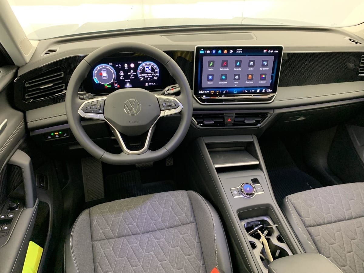 Volkswagen Tiguan - Image 43