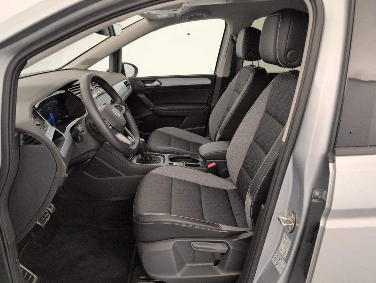 Volkswagen Touran - Image 17