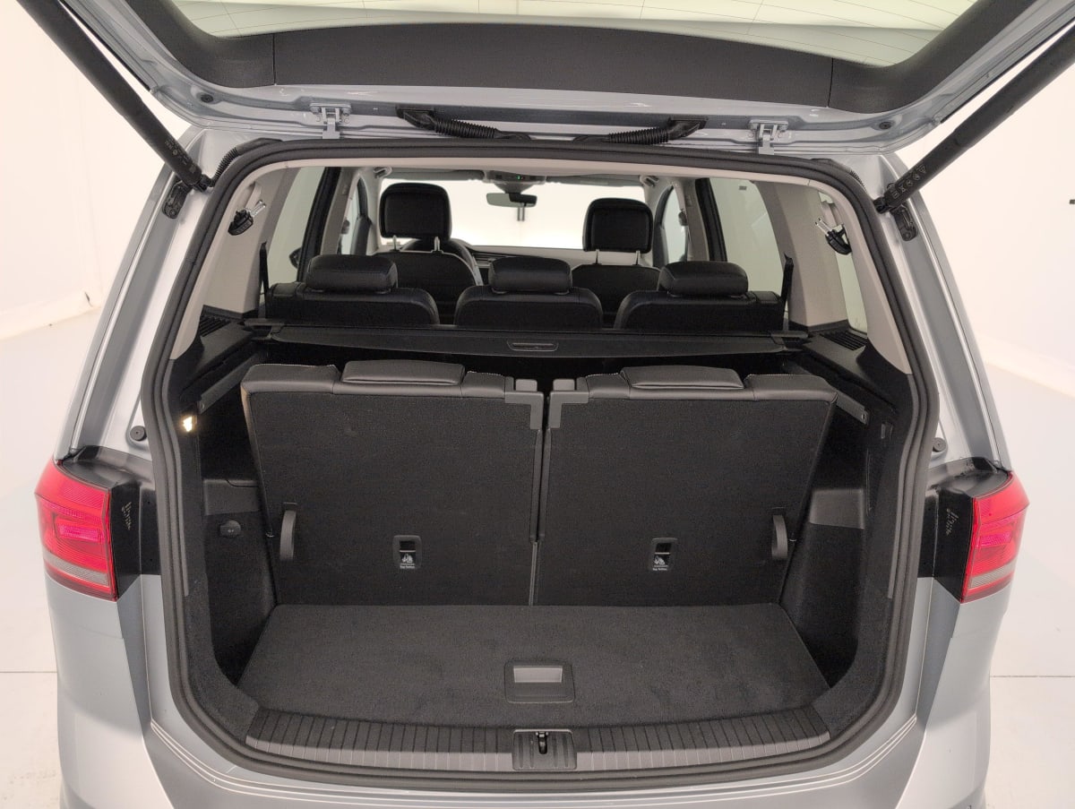 Volkswagen Touran - Image 11