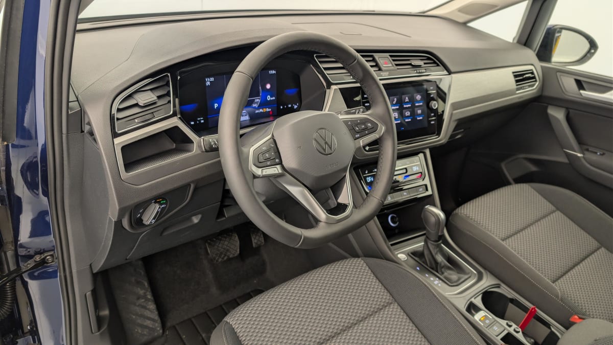 Volkswagen Touran - Image 36