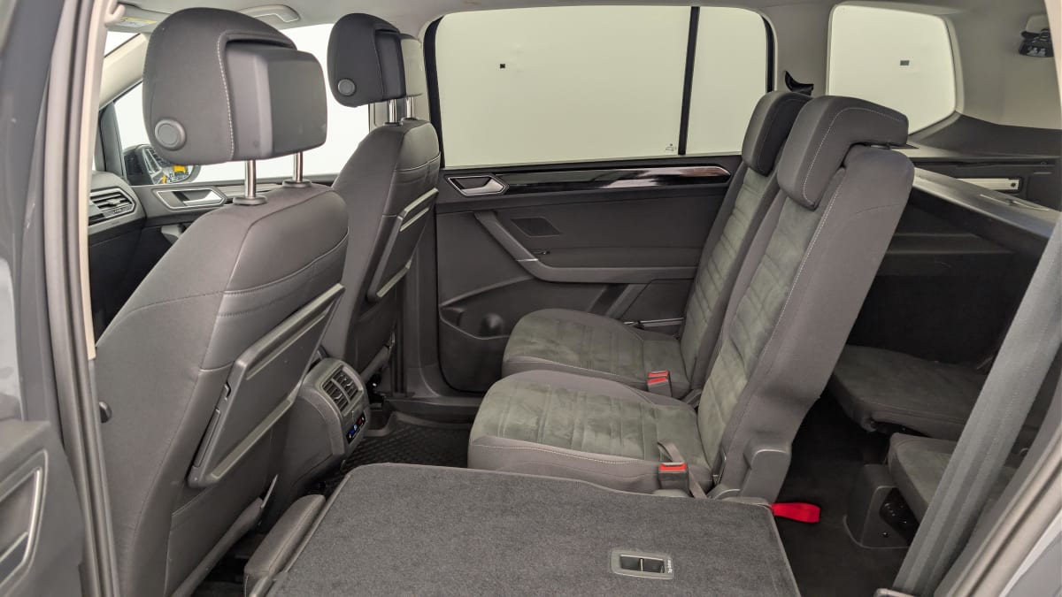 Volkswagen Touran - Image 12