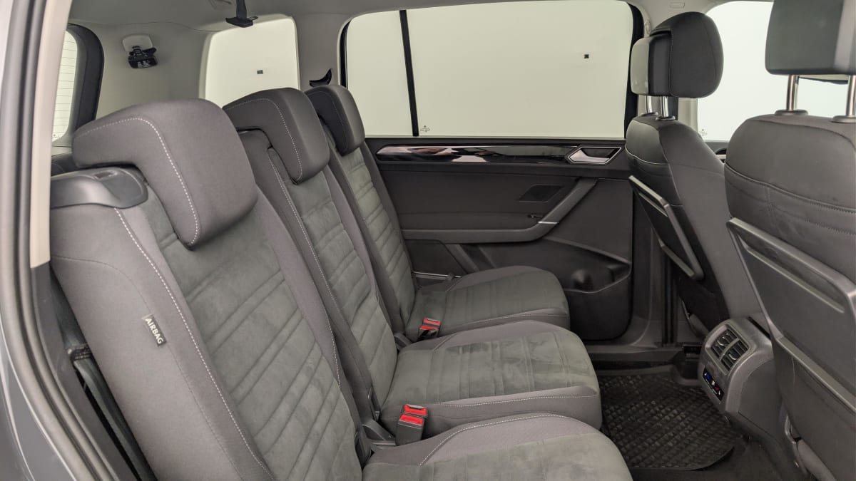Volkswagen Touran - Image 10