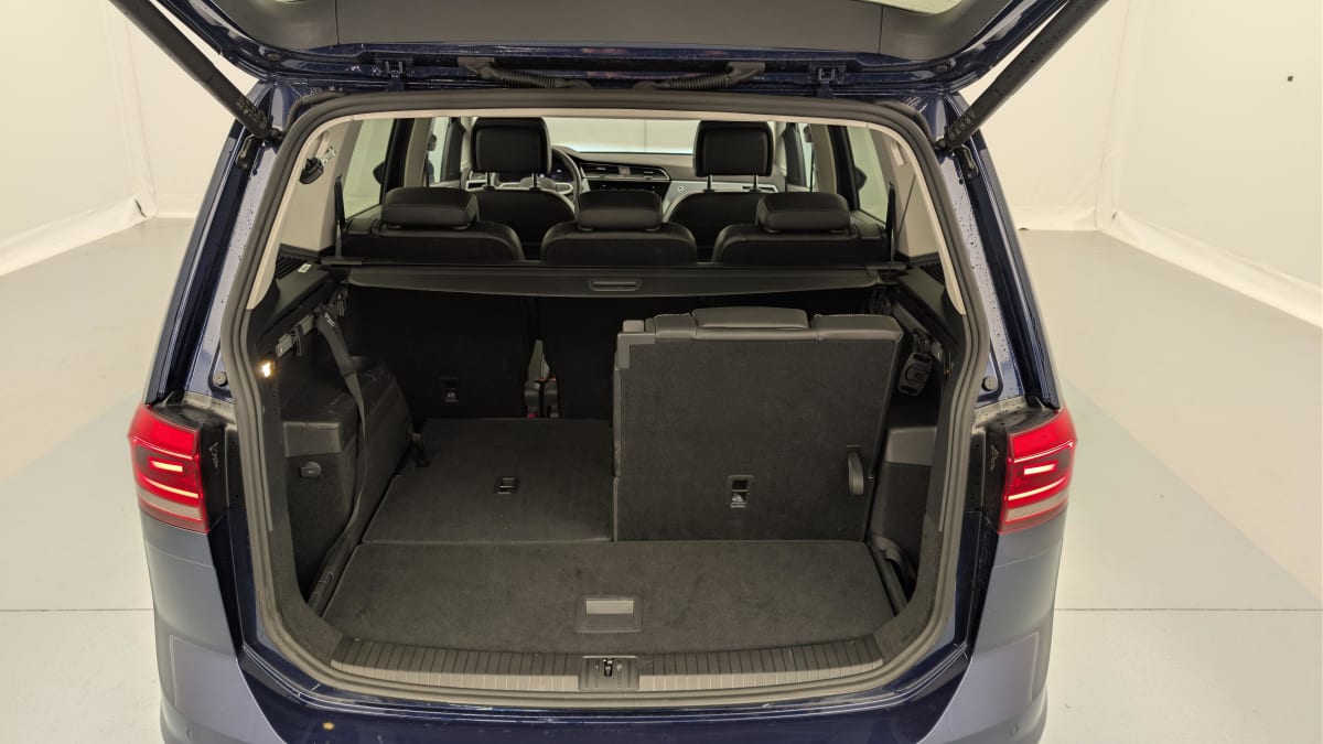 Volkswagen Touran - Image 11