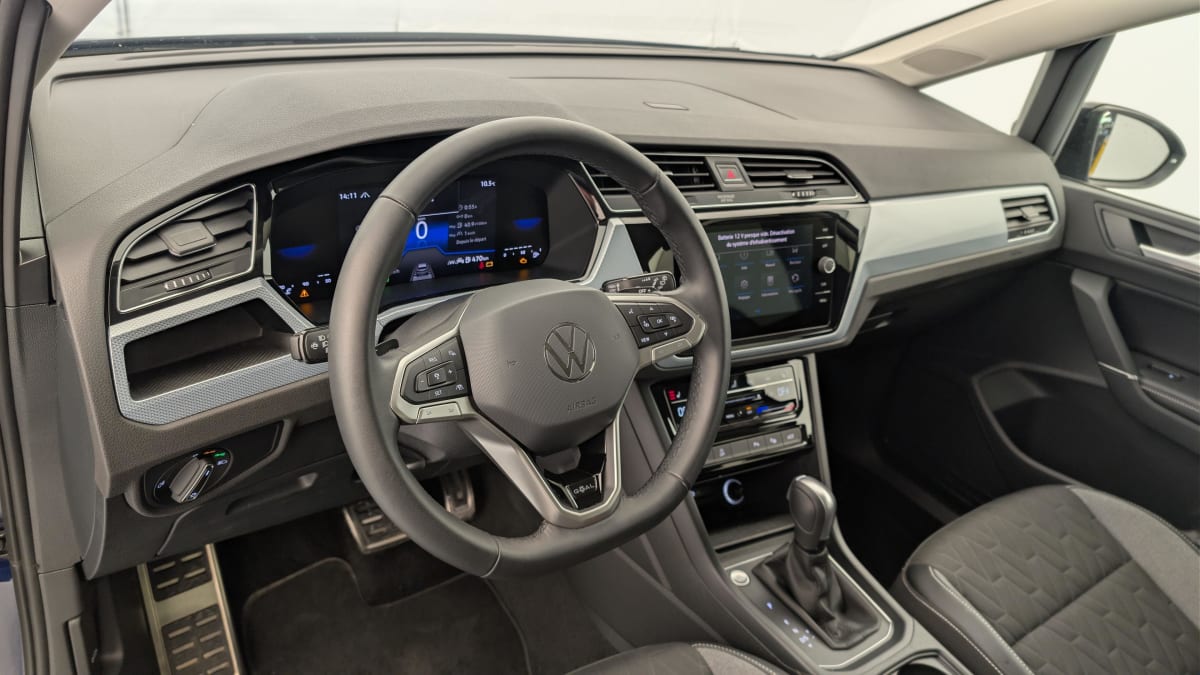 Volkswagen Touran - Image 15