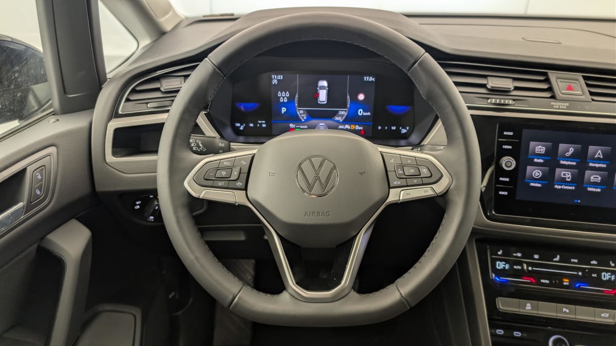 Volkswagen Touran - Image 35