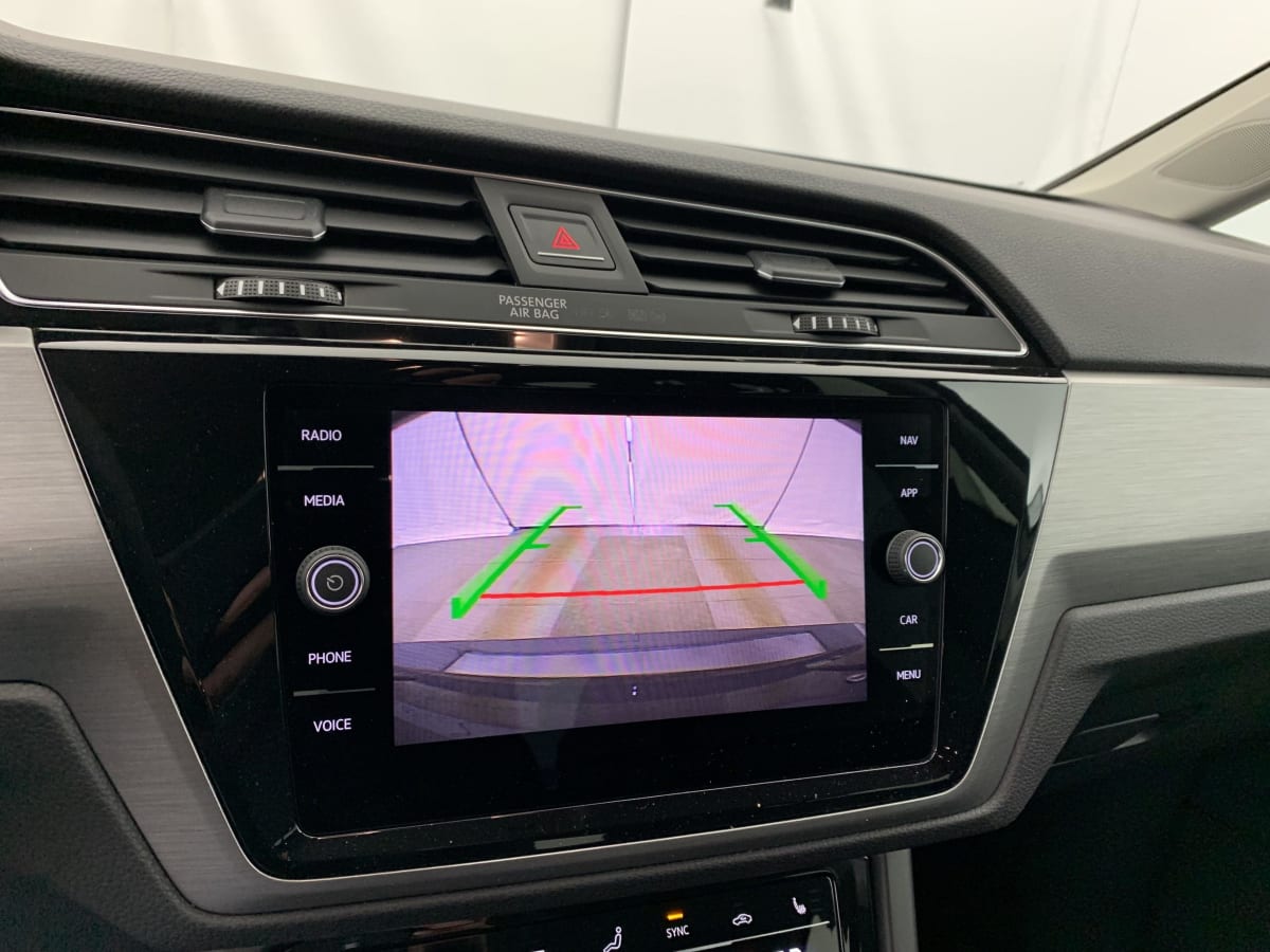 Volkswagen Touran - Image 17