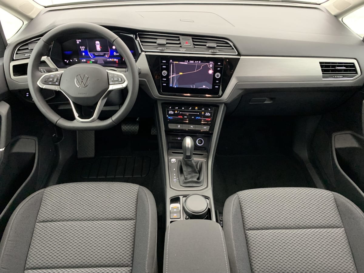 Volkswagen Touran - Image 13