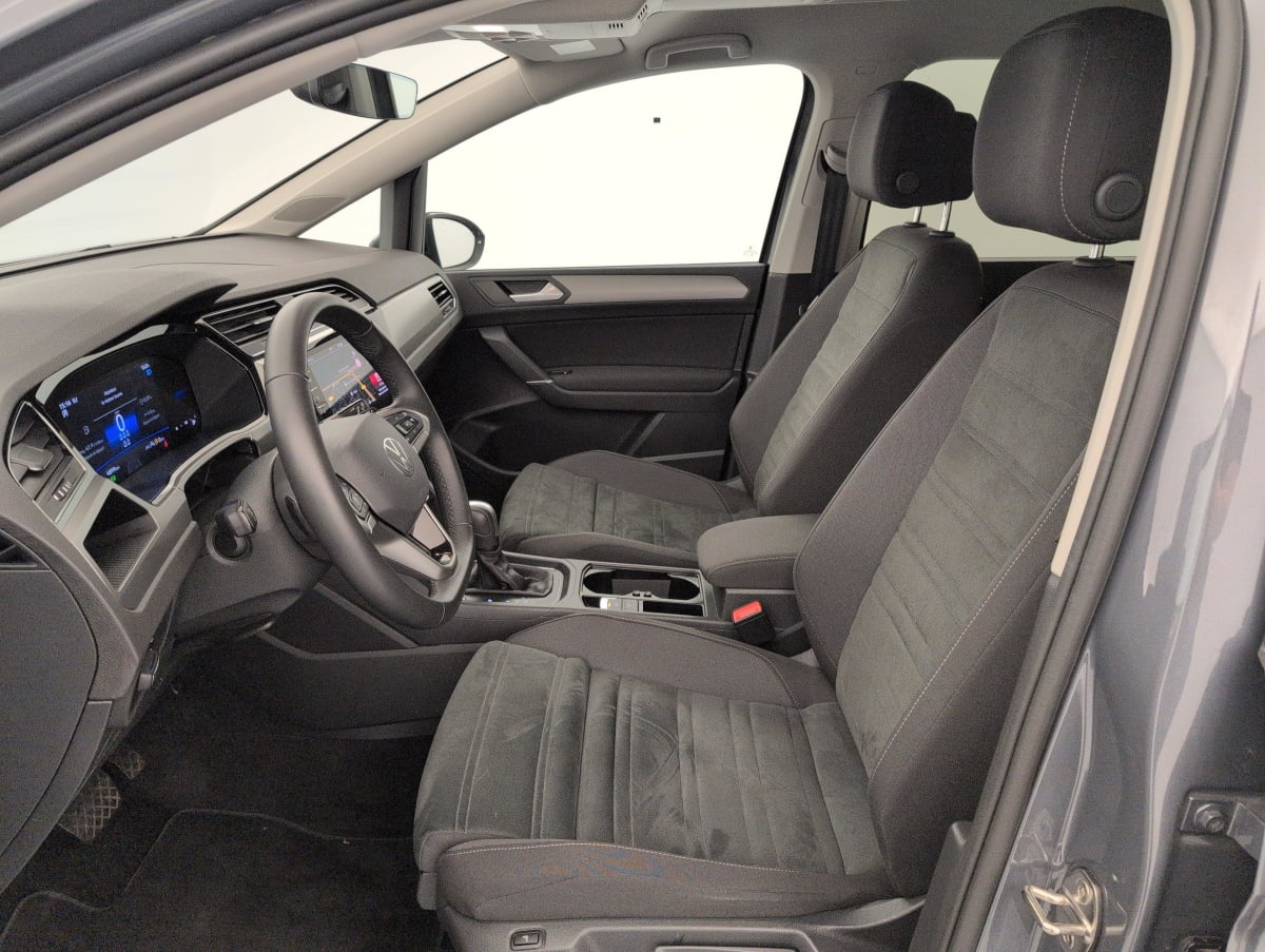 Volkswagen Touran - Image 18