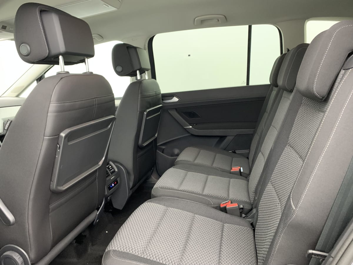 Volkswagen Touran - Image 12