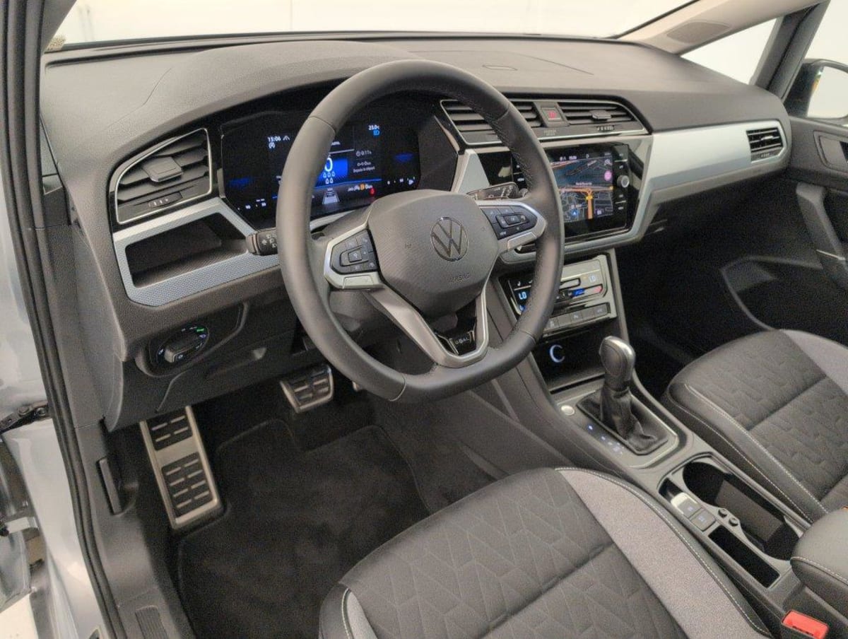 Volkswagen Touran - Image 16