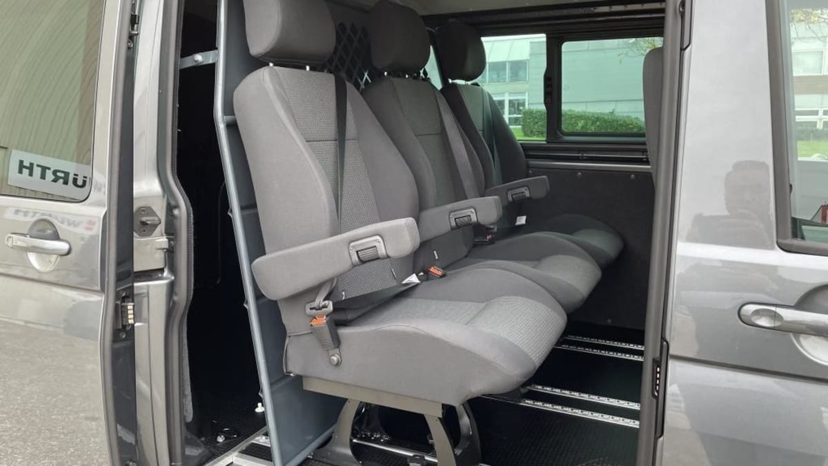 VOLKSWAGEN TRANSPORTER 6.1 V L1H1 2.0 TDI 204 DSG7 BUSINESS PLUS