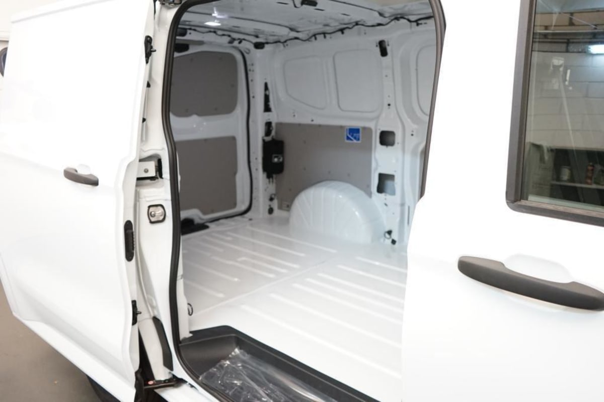 VOLKSWAGEN TRANSPORTER V L1H1 2.0 TDI 150 BUSINESS